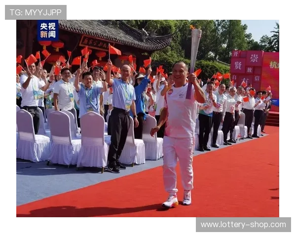 奥运火炬传递：历史与文化交织的象征之旅如何点燃全球激情